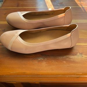 Baby pink Vionic flats